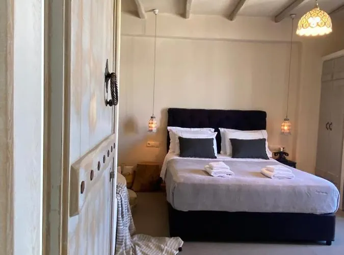 Ampelos * Naxos City