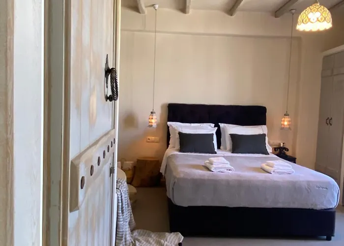 Ampelos * Naxos City