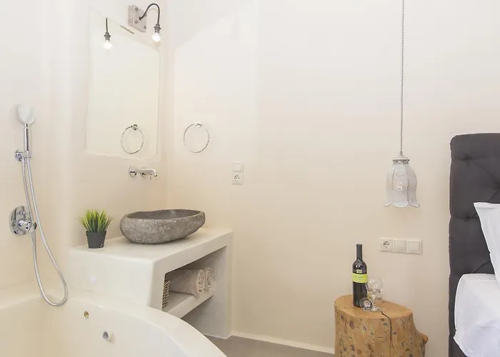 Ampelos * Naxos City